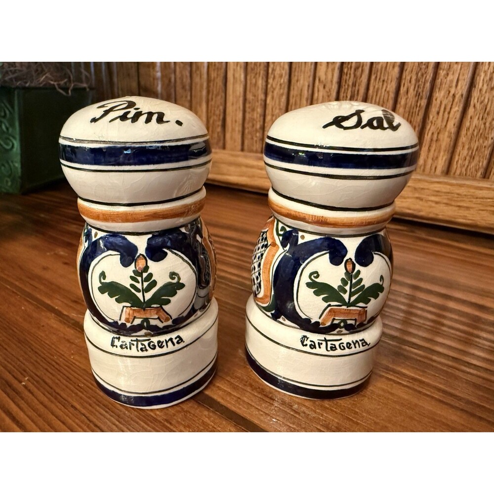 Vintage Cartagena Colombia Horus Hand Painted Ceramic Salt Pepper Shakers